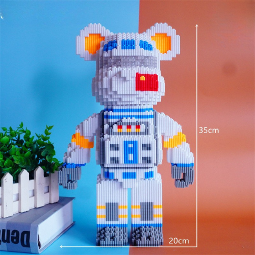 Astronaut Bear - Manollo